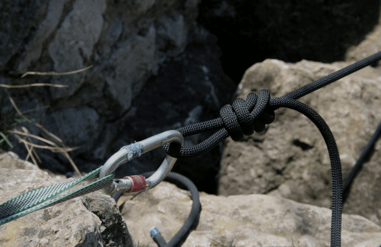 Anchor Knot for Rappelling
