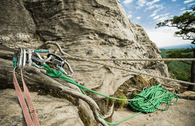 How to Anchor a Rappelling Rope